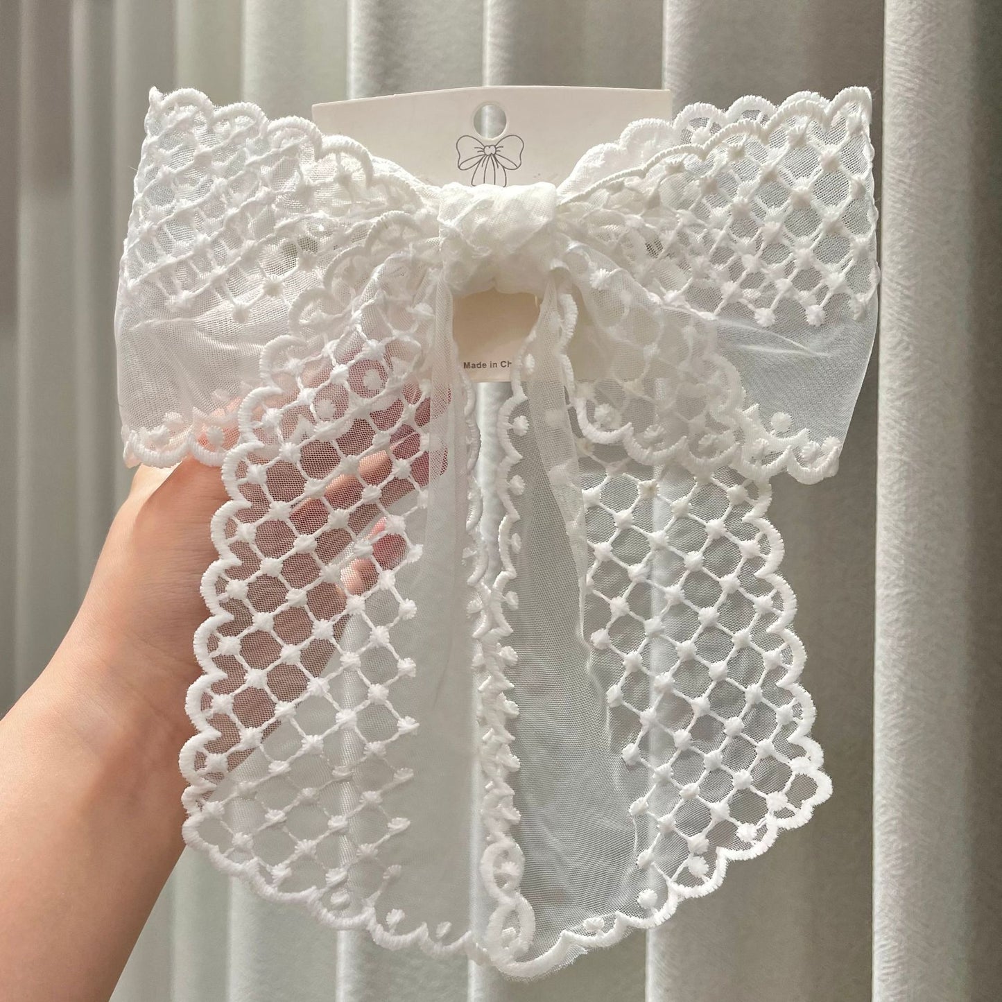 Cream Oversized Lace Tulle Bow Hair Clip with Long Tails – Flower Girl & Outdoor Wedding Hair Accessory