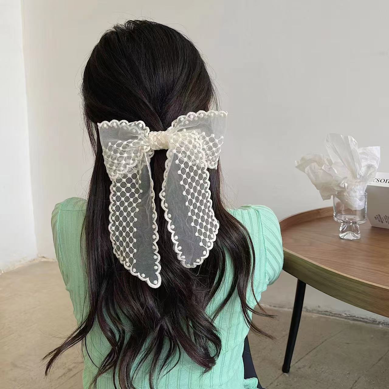 Cream Oversized Lace Tulle Bow Hair Clip with Long Tails – Flower Girl & Outdoor Wedding Hair Accessory