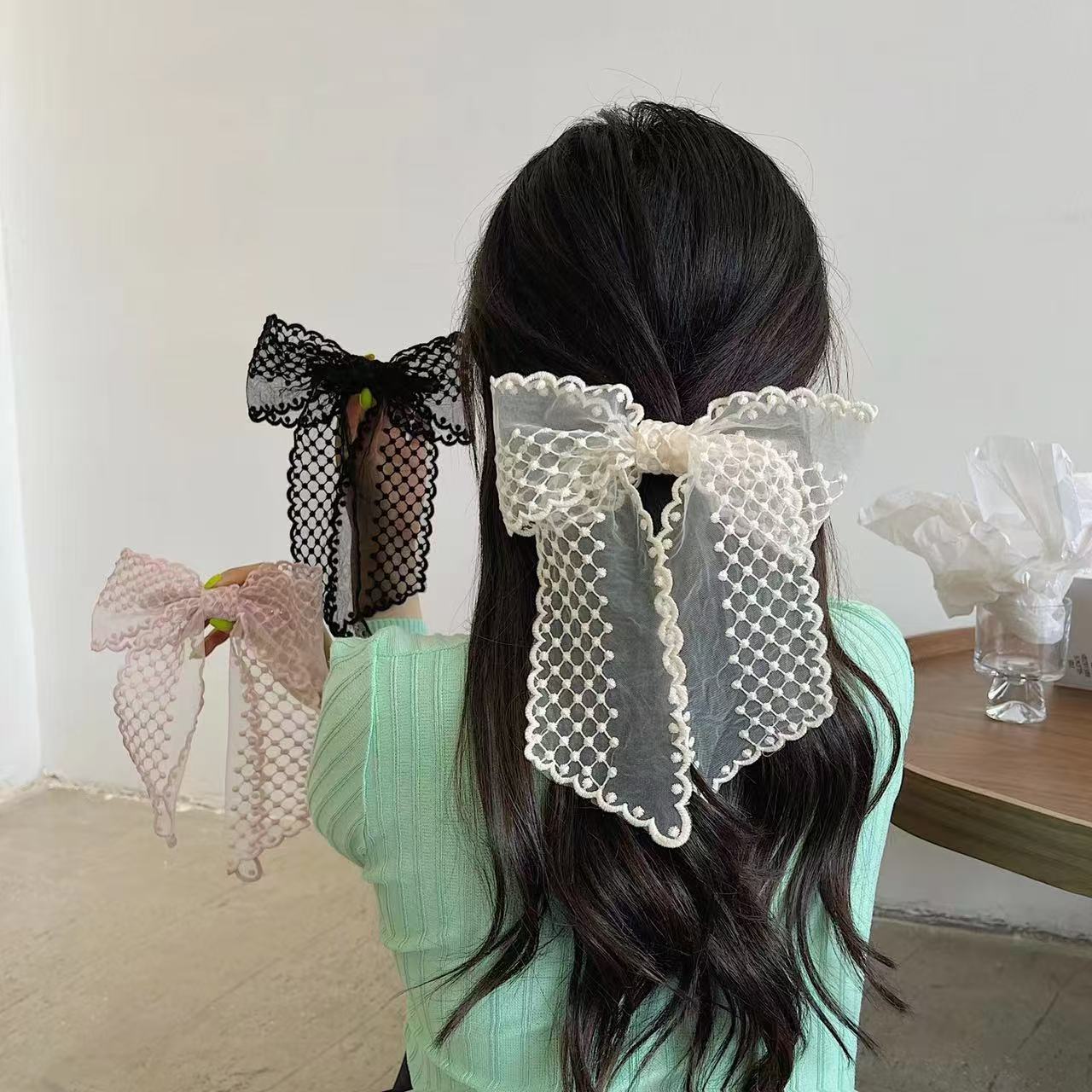 Cream Oversized Lace Tulle Bow Hair Clip with Long Tails – Flower Girl & Outdoor Wedding Hair Accessory